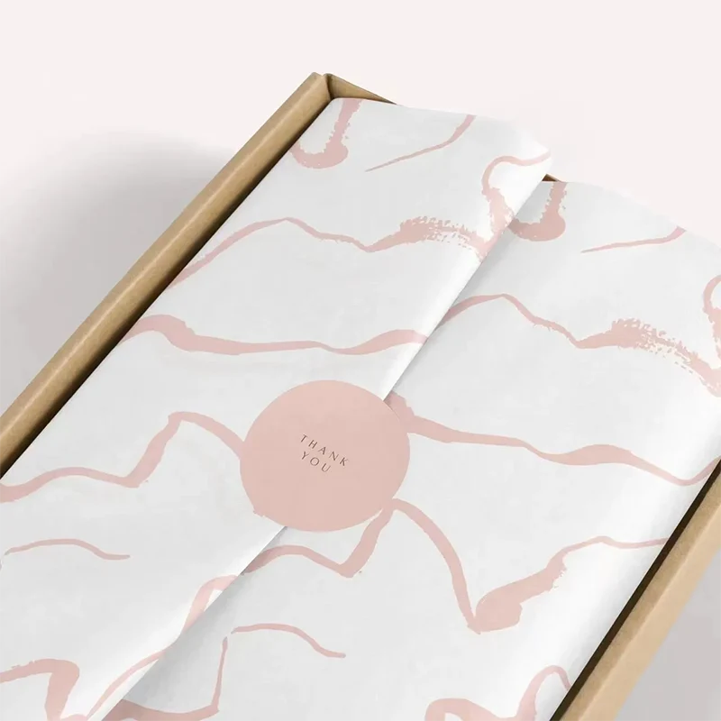 Stylish bedrucktes Geschenkpapier